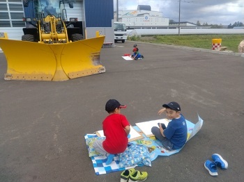 働く車の写生会の画像2